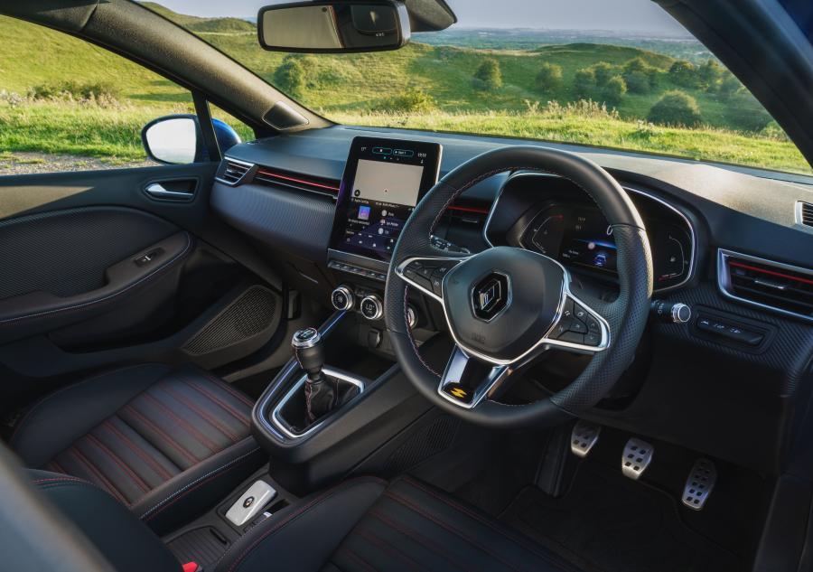 Торпедо Renault Clio R.S. Line 2019 года  (UK) (фото 38 из 40)